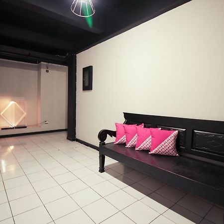 Oyo 260 Home 33 万隆 外观 照片