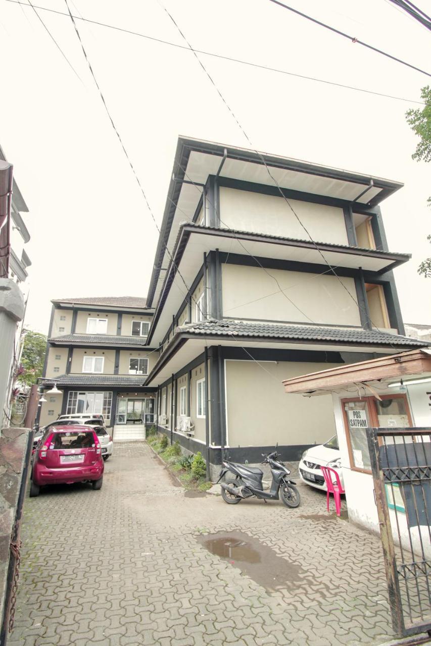 Oyo 260 Home 33 万隆 外观 照片