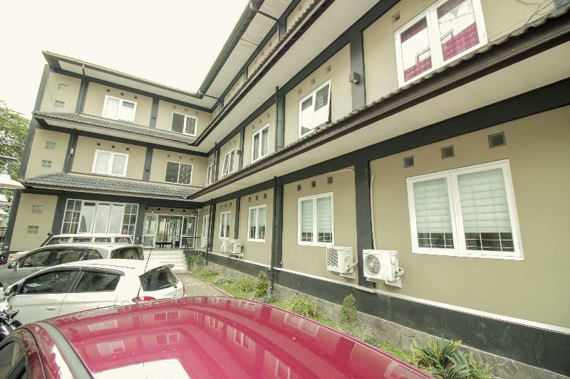 Oyo 260 Home 33 万隆 外观 照片